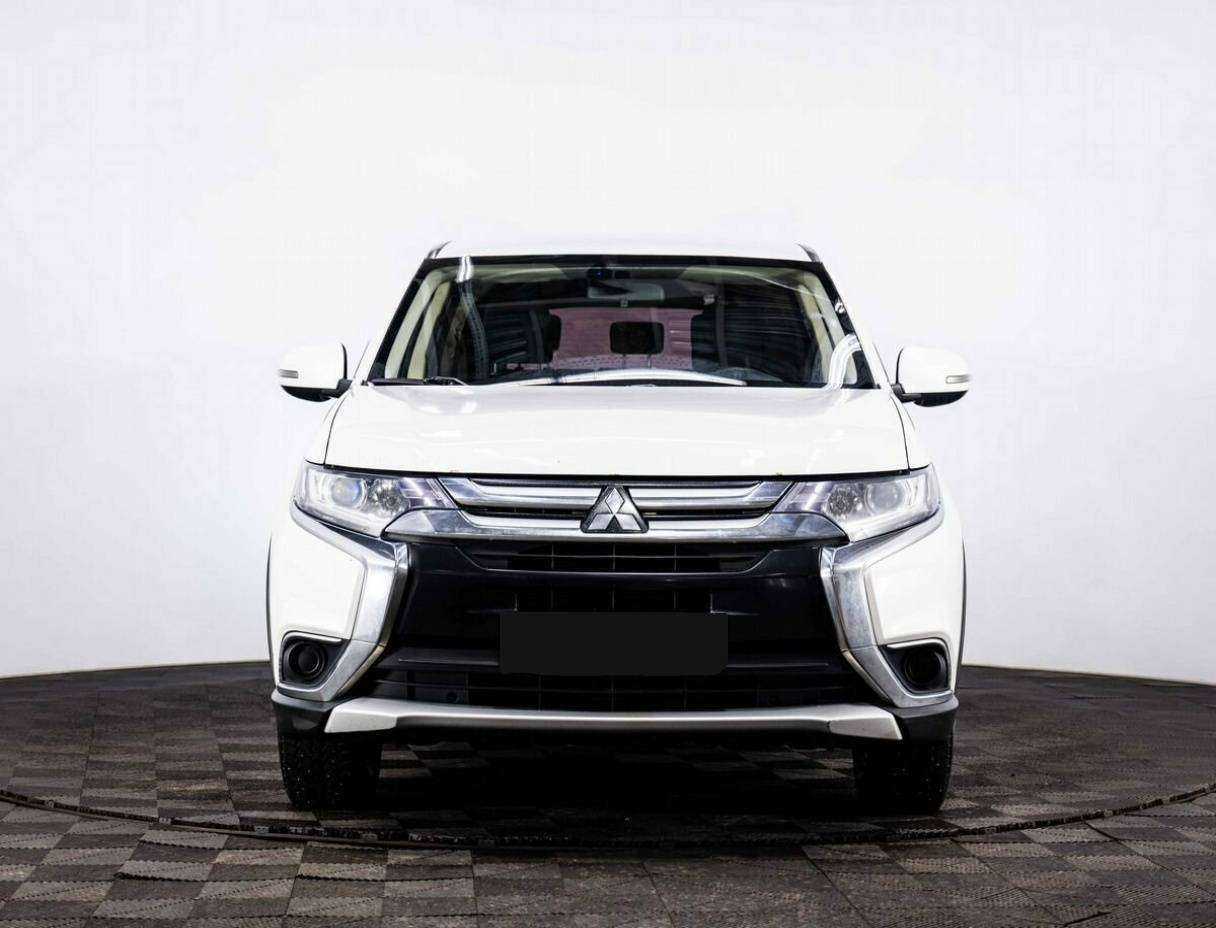 Mitsubishi Outlander, 2017 - фото №2