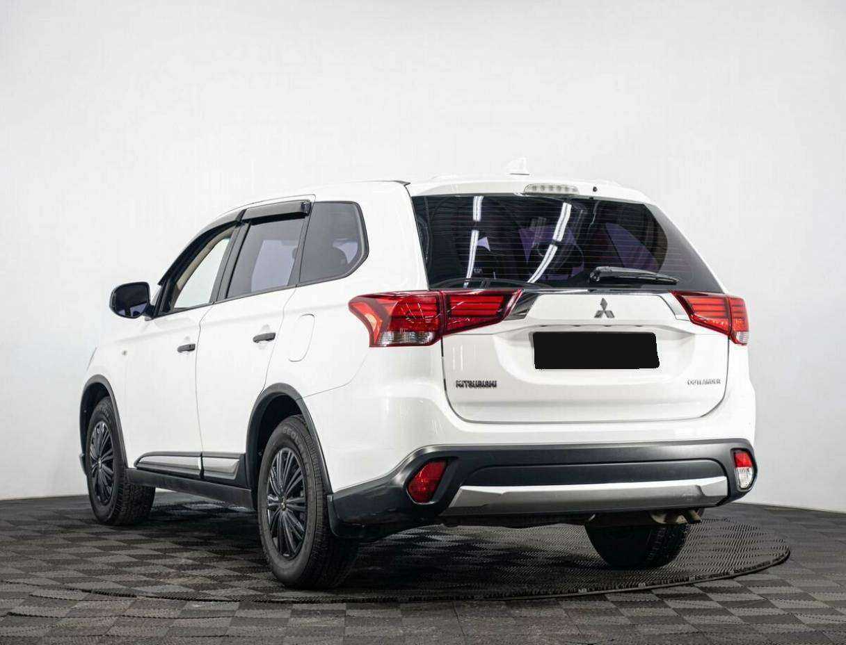 Mitsubishi Outlander, 2018 - фото №4