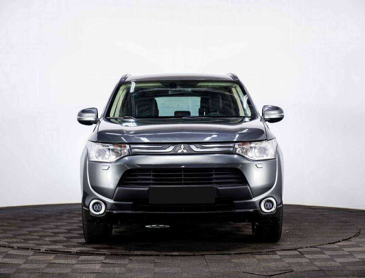 Mitsubishi Outlander, 2013 - фото №2