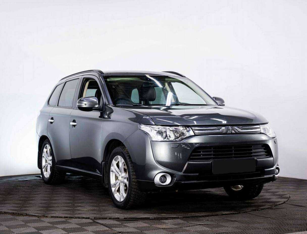 Mitsubishi Outlander, 2013 - фото №3