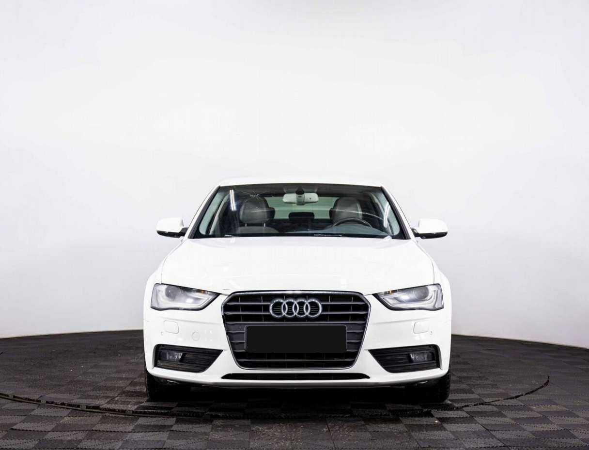 Audi A4, 2012 - фото №2