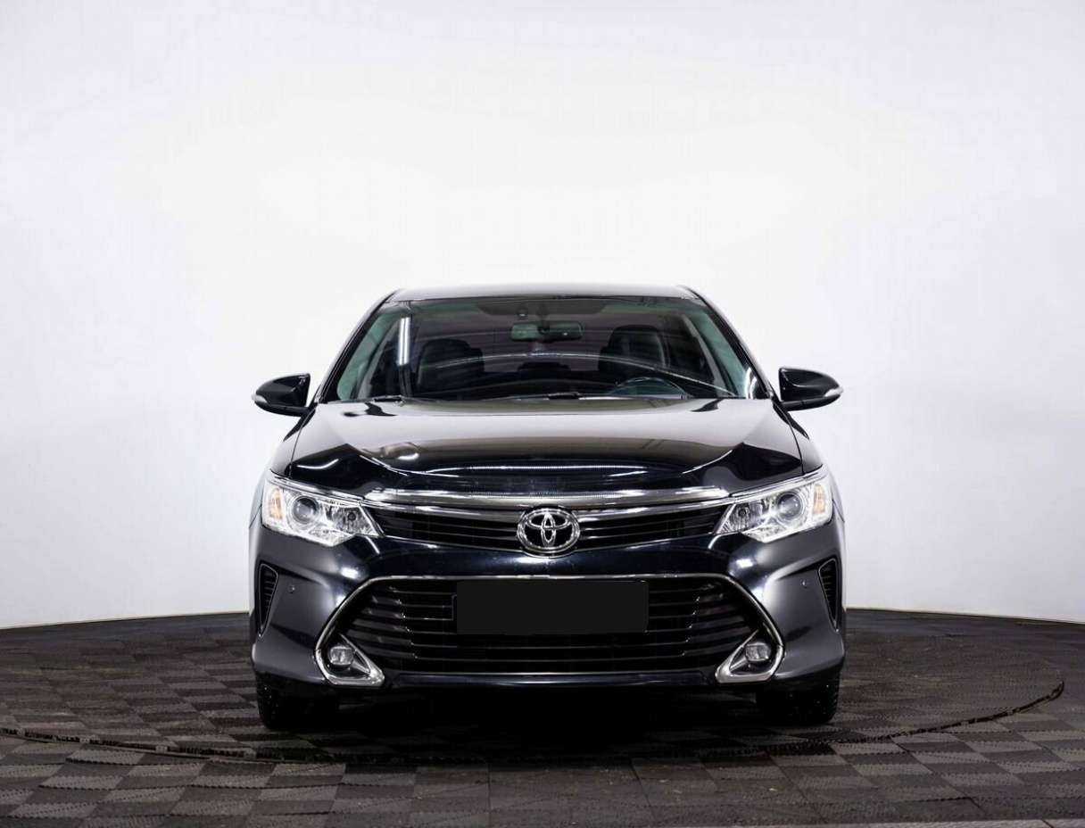 Toyota Camry, 2018 - фото №2