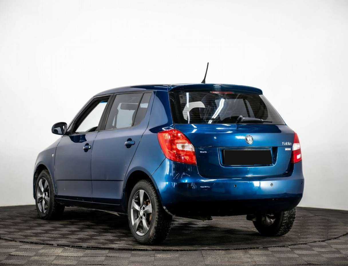 Skoda Fabia, 2012 - фото №4