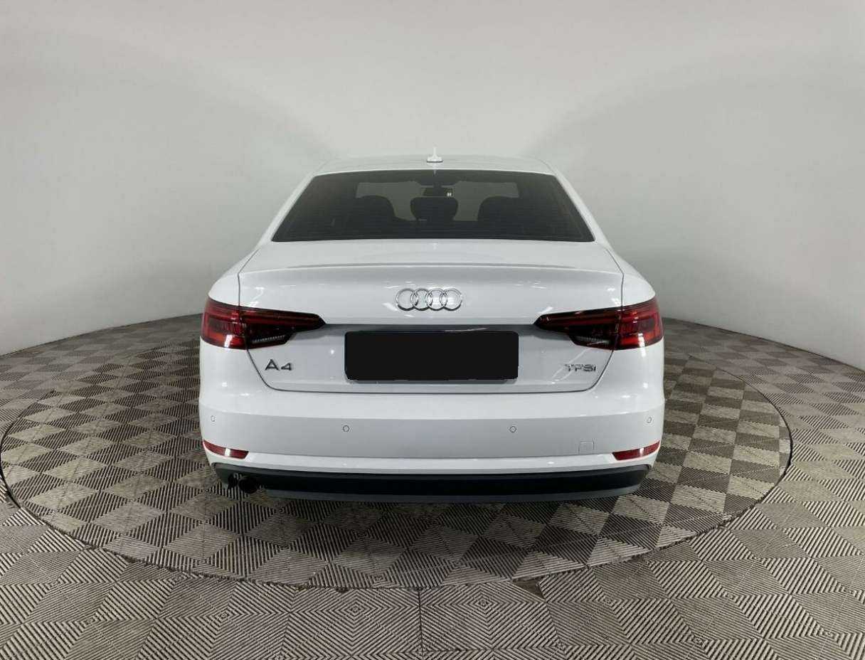 Audi A4, 2018 - фото №3