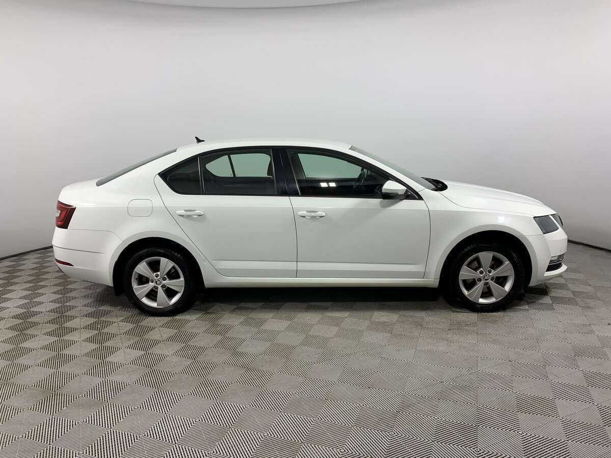 Skoda Octavia, 2018 - фото №4