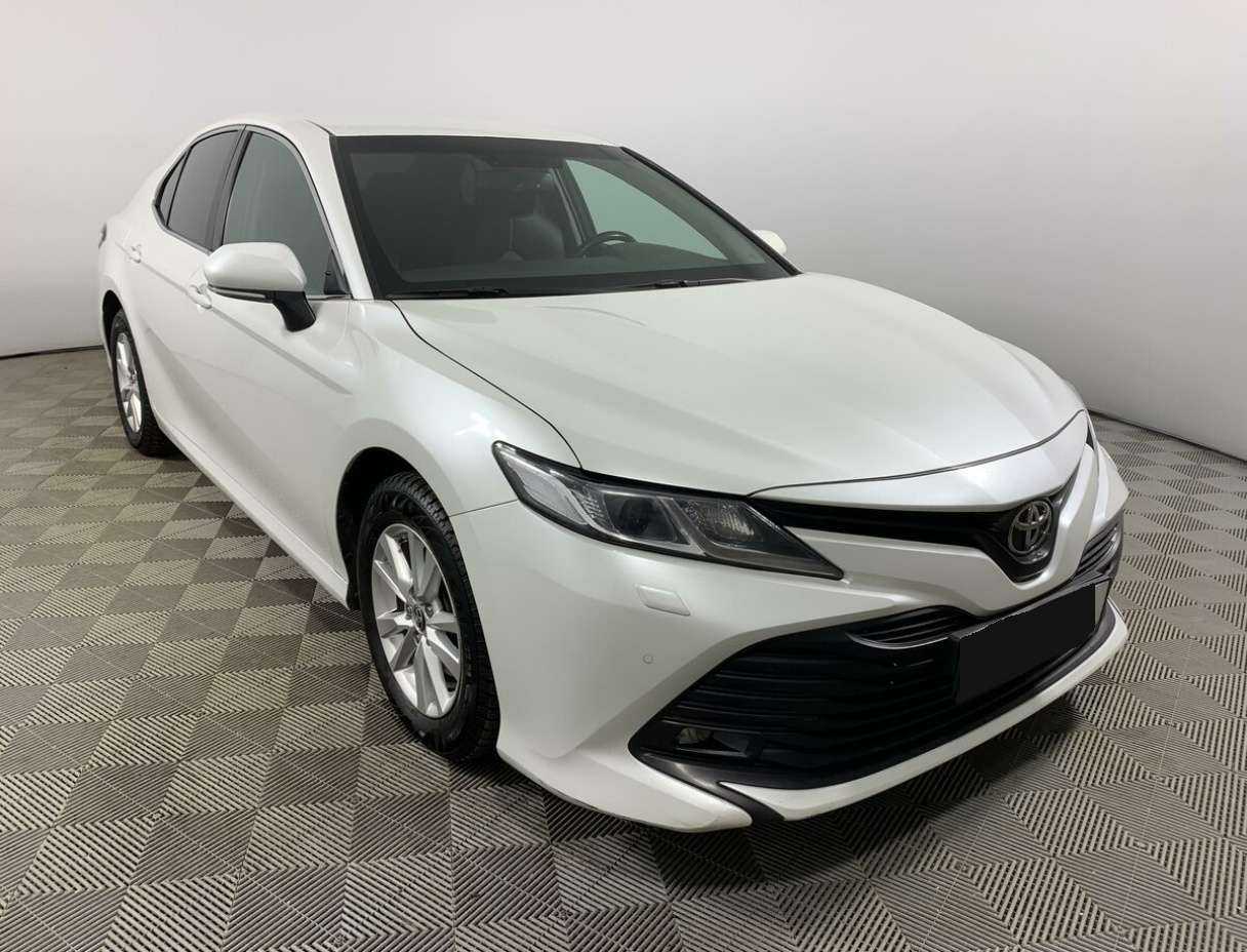 Toyota Camry, 2020 - фото №3