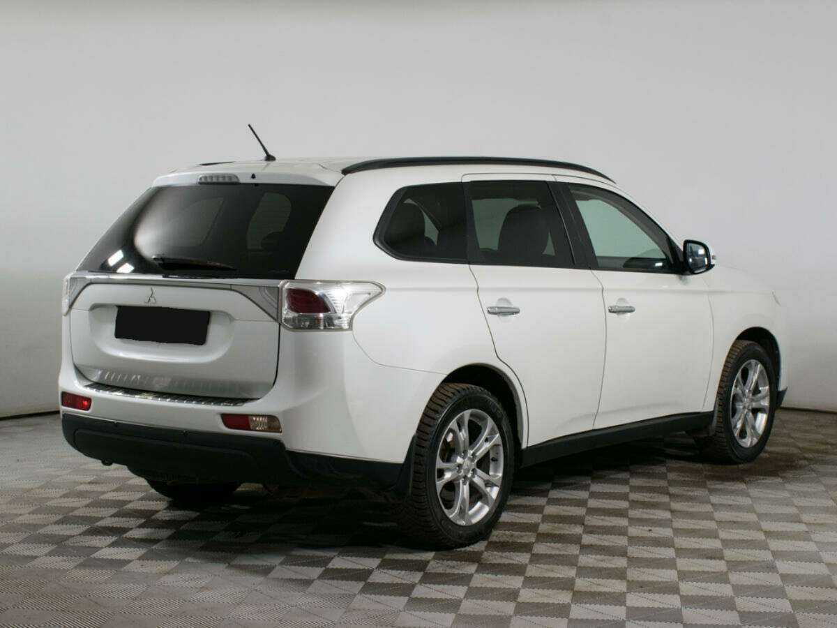 Mitsubishi Outlander, 2013 - фото №4