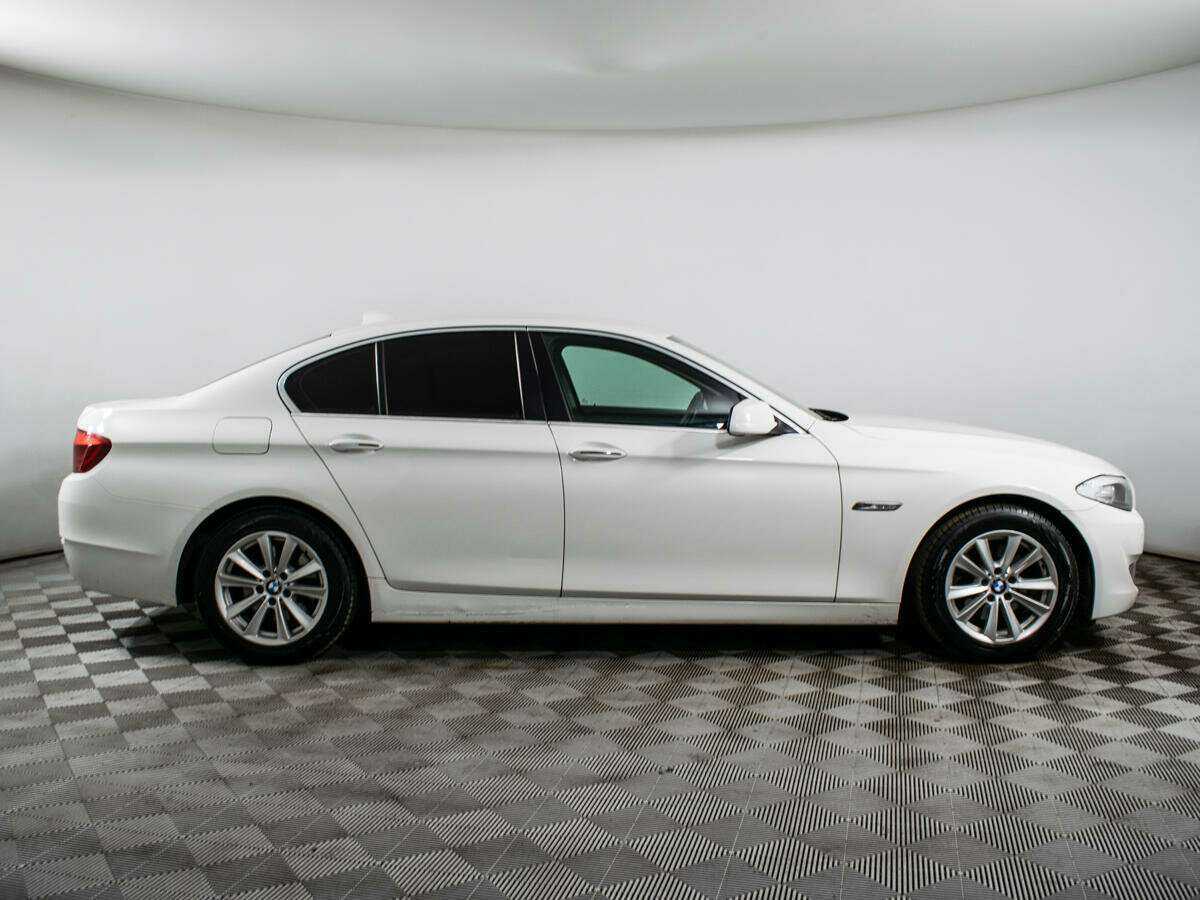 BMW 5 серии 520i, 2012 - фото №4