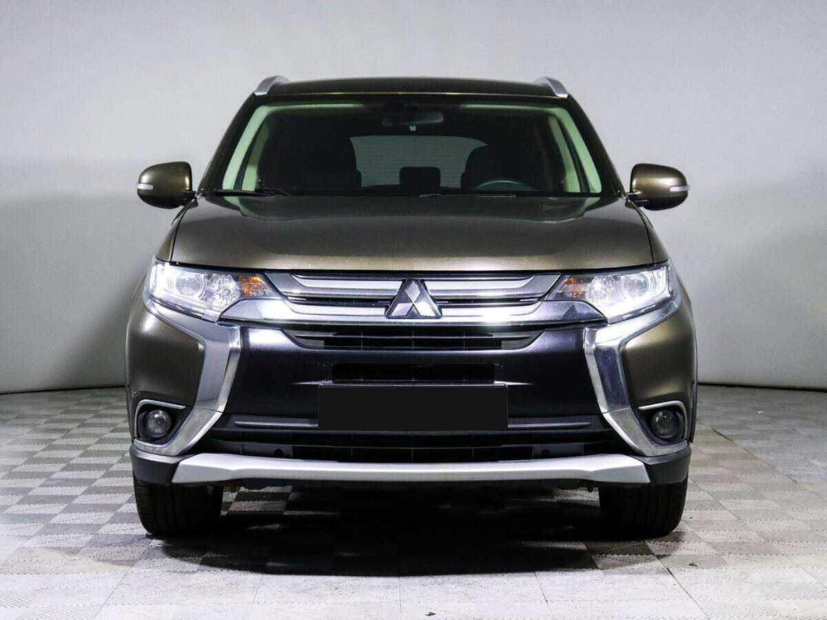 Mitsubishi Outlander, 2018 - фото №2
