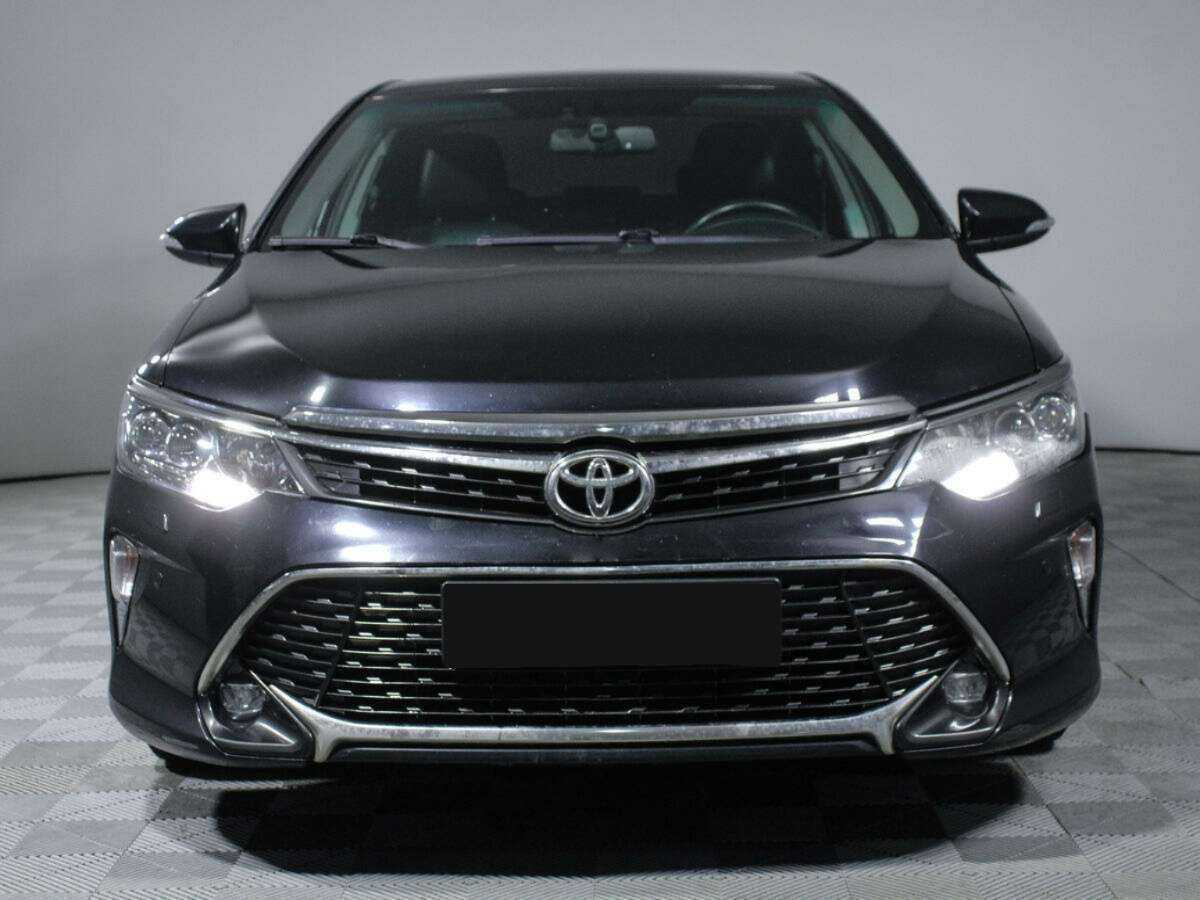 Toyota Camry, 2018 - фото №2