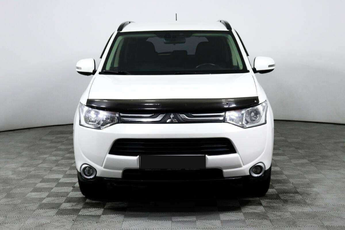 Mitsubishi Outlander, 2013 - фото №2