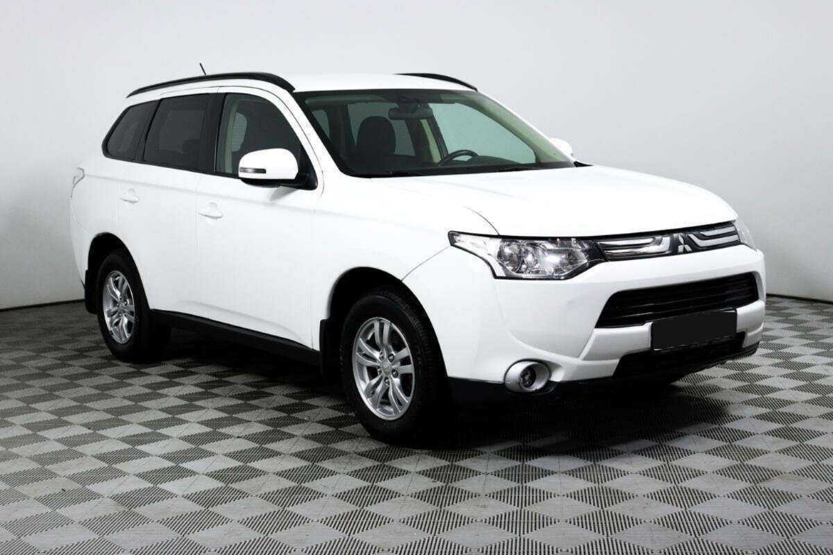 Mitsubishi Outlander, 2013 - фото №3