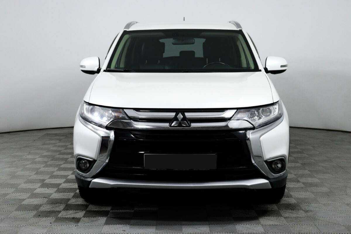Mitsubishi Outlander, 2015 - фото №2