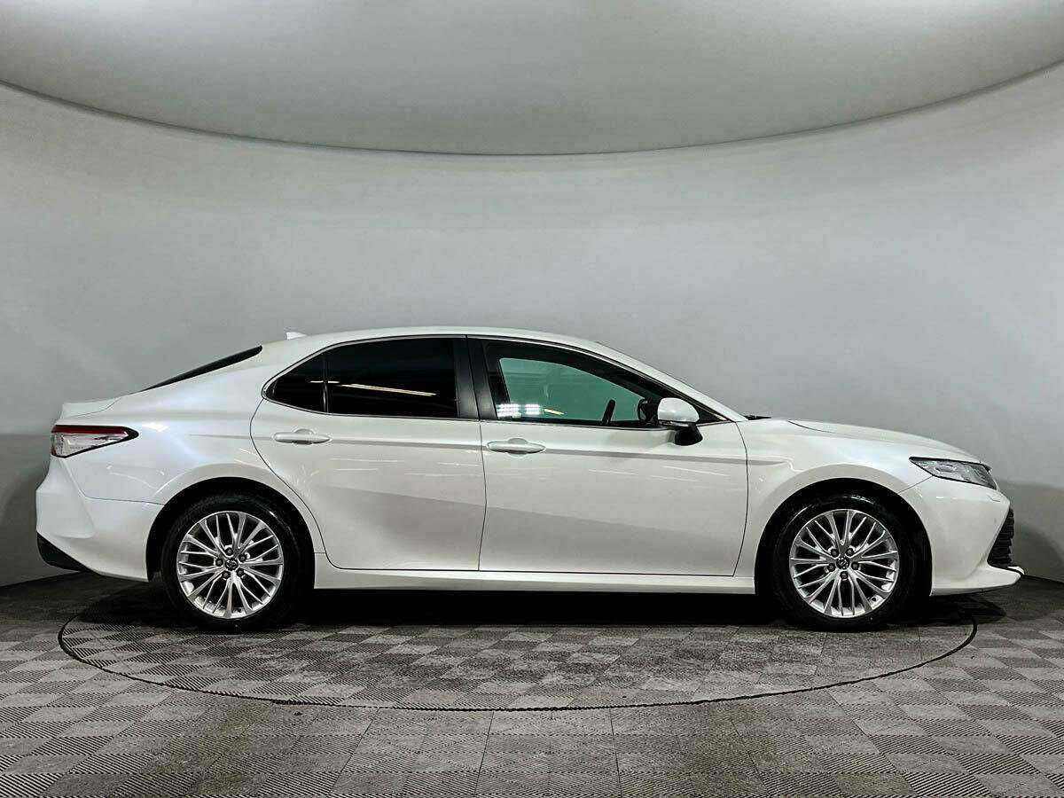 Toyota Camry, 2018 - фото №4