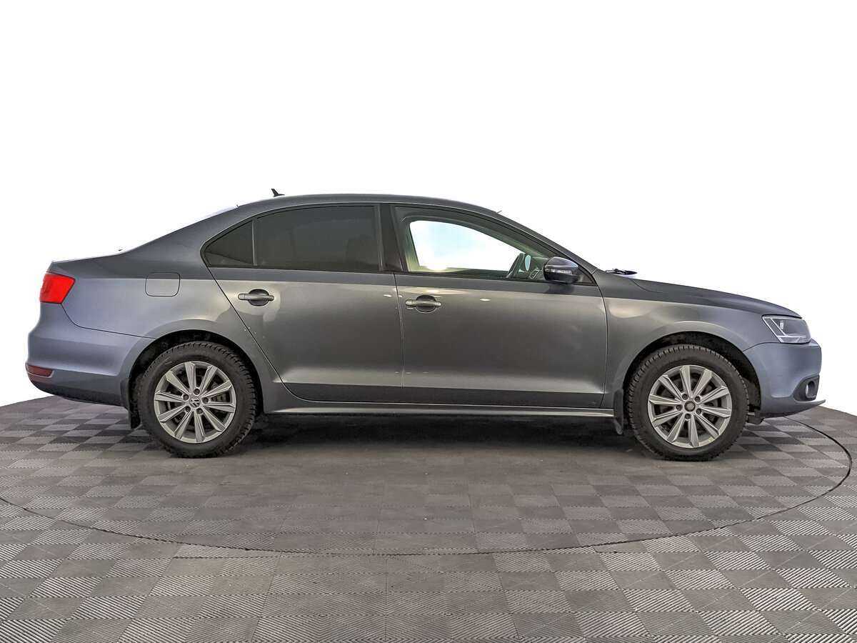 Volkswagen Jetta, 2012 - фото №4