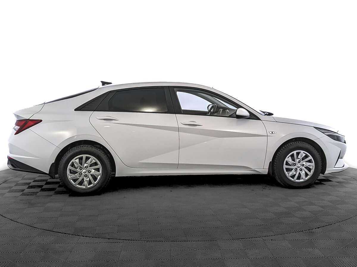 Hyundai Elantra, 2022 - фото №4