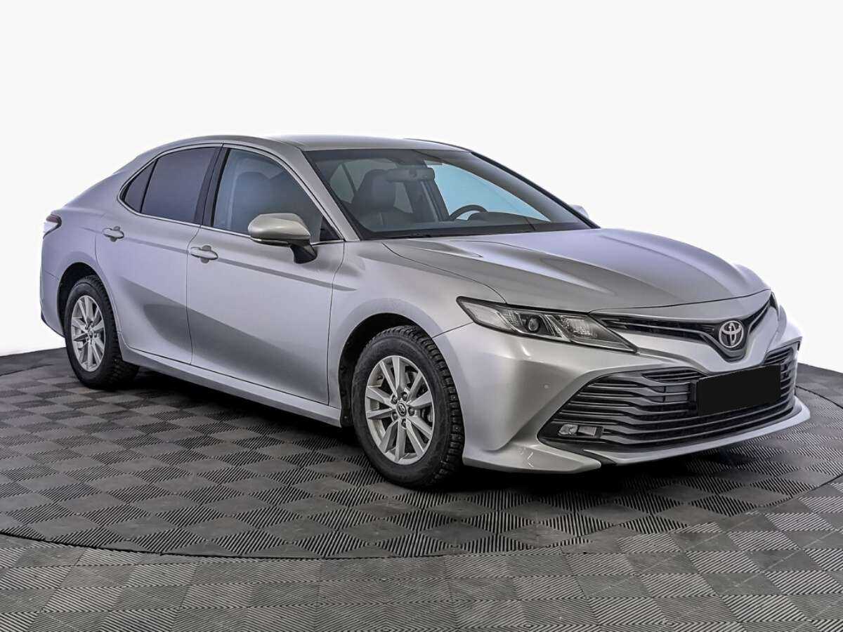 Toyota Camry, 2020 - фото №3