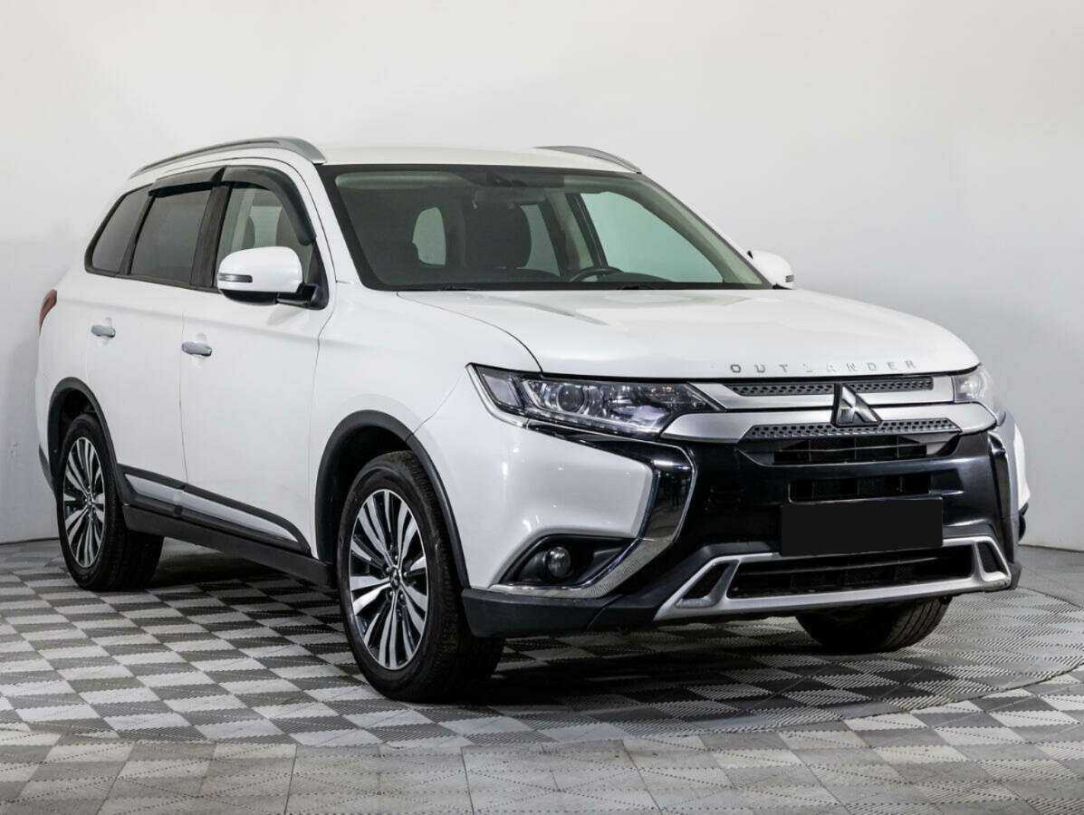 Mitsubishi Outlander, 2018 - фото №3