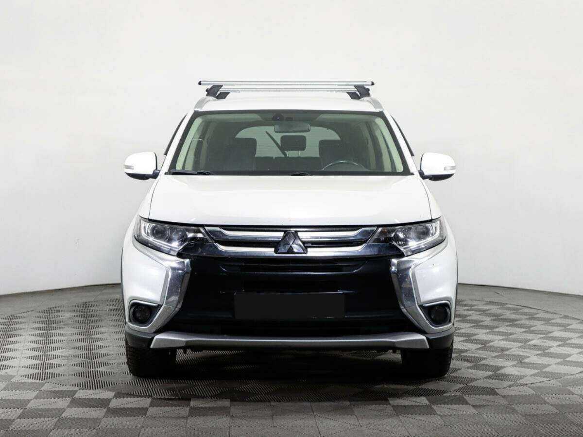 Mitsubishi Outlander, 2018 - фото №2