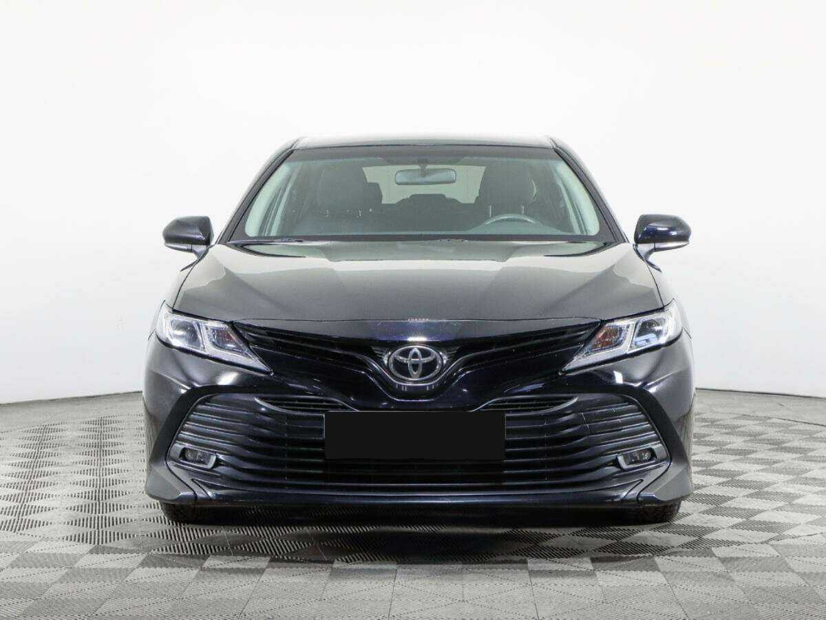 Toyota Camry, 2019 - фото №2