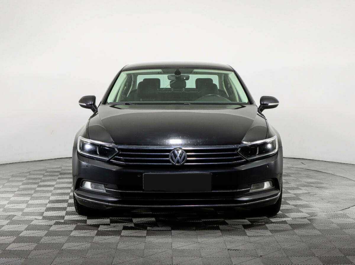 Volkswagen Passat, 2016 - фото №2
