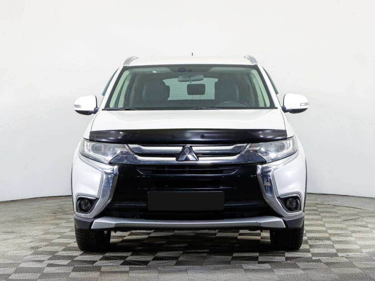 Mitsubishi Outlander, 2015 - фото №2