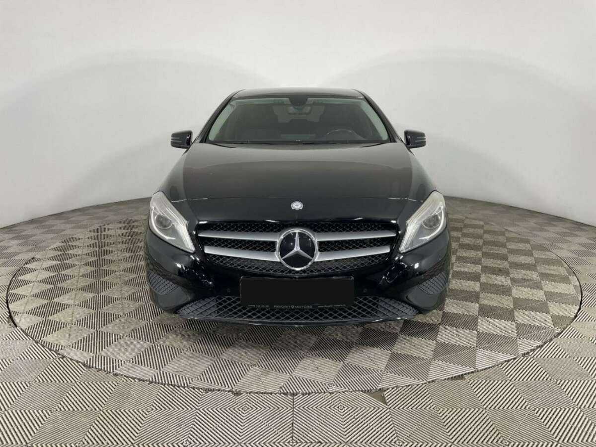 Mercedes-Benz A-Класс 180, 2014 - фото №2