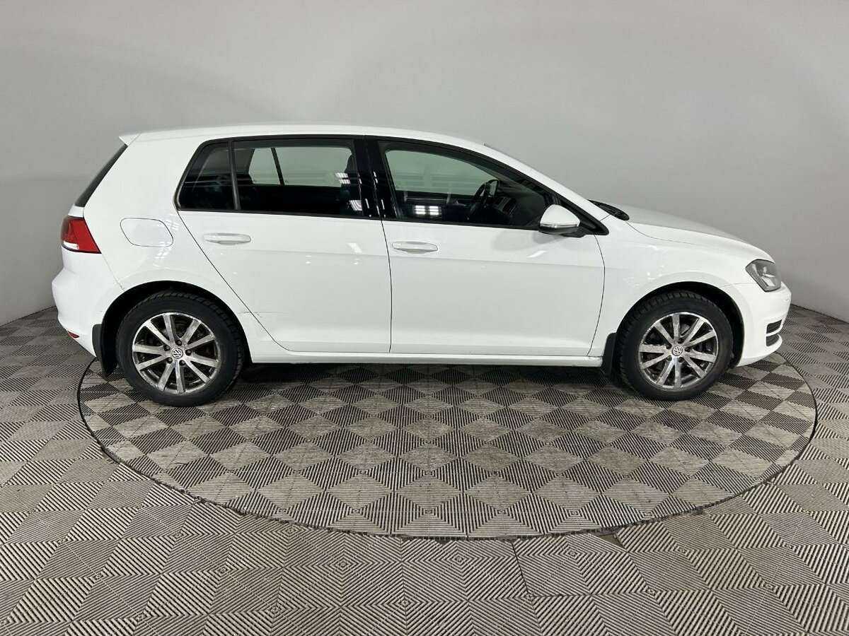Volkswagen Golf, 2015 - фото №4