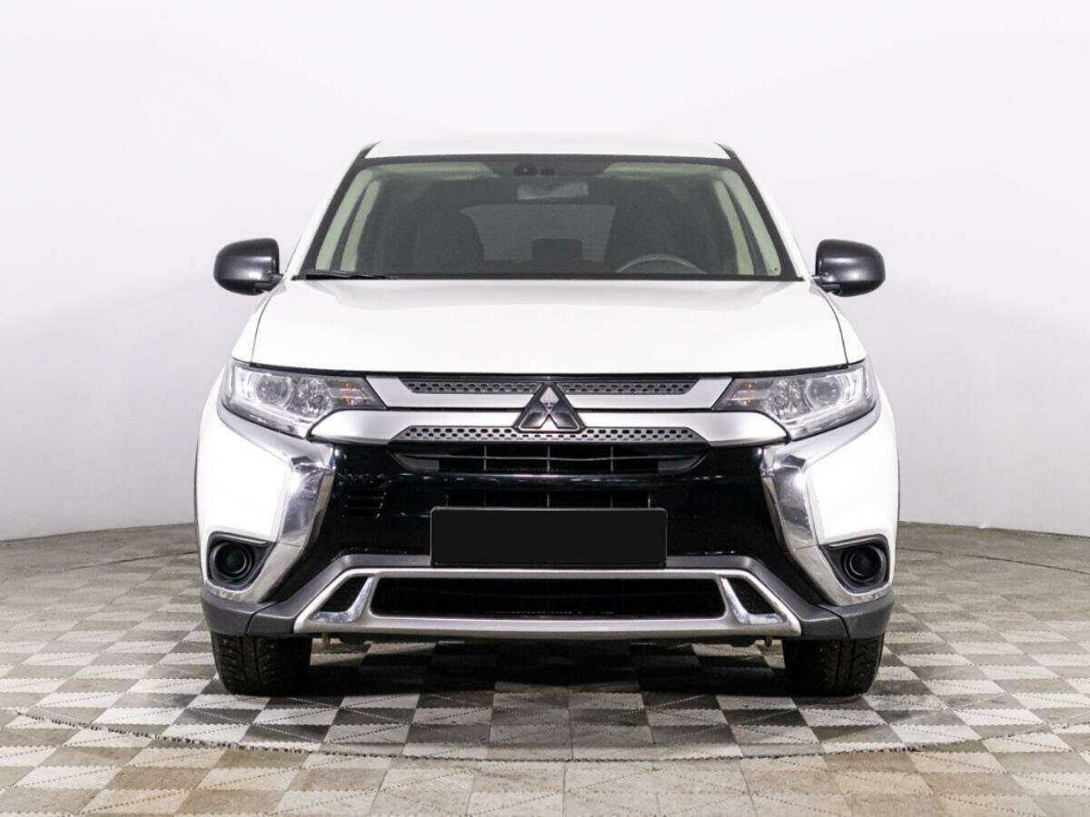 Mitsubishi Outlander, 2019 - фото №2