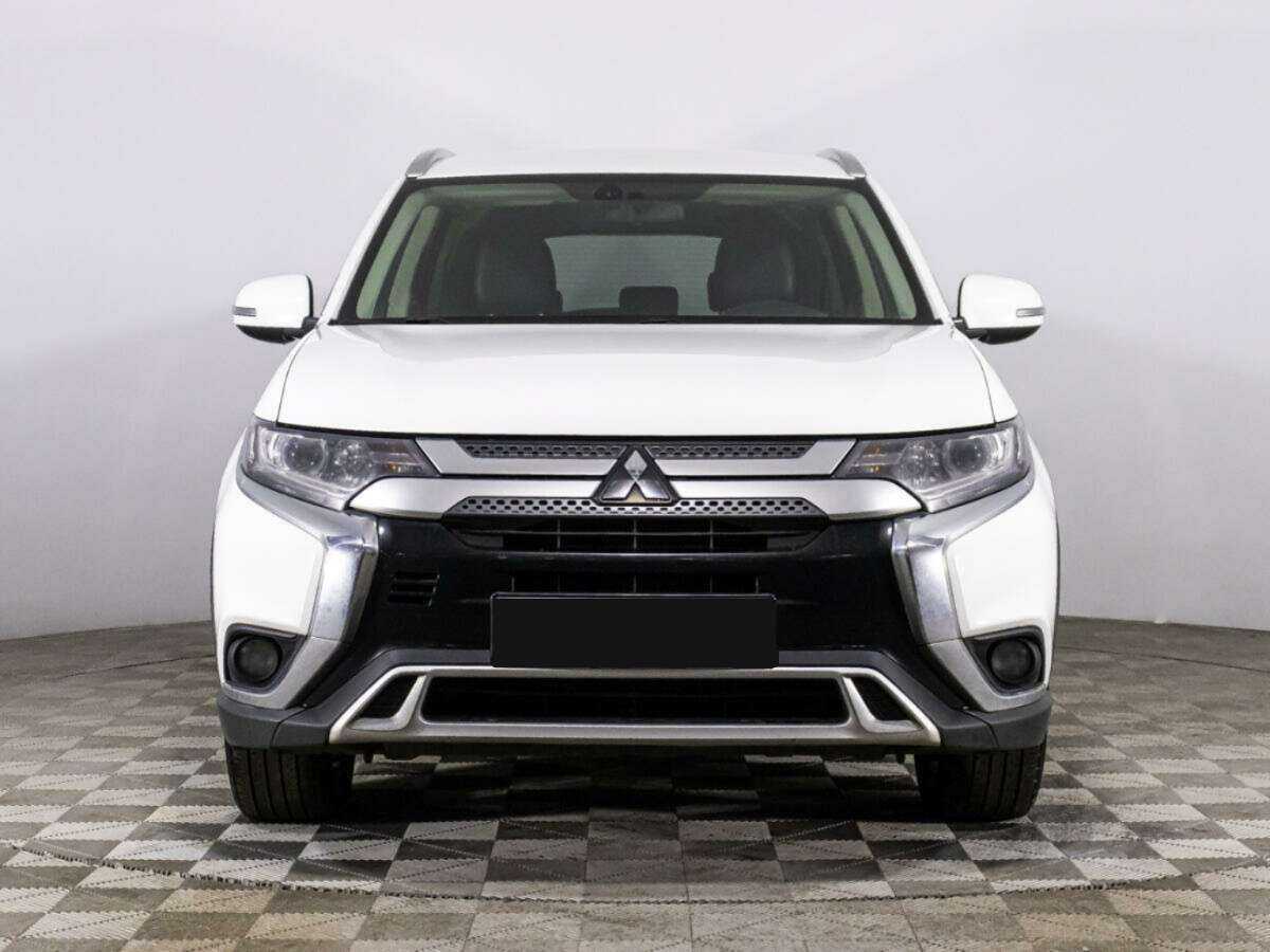 Mitsubishi Outlander, 2019 - фото №2
