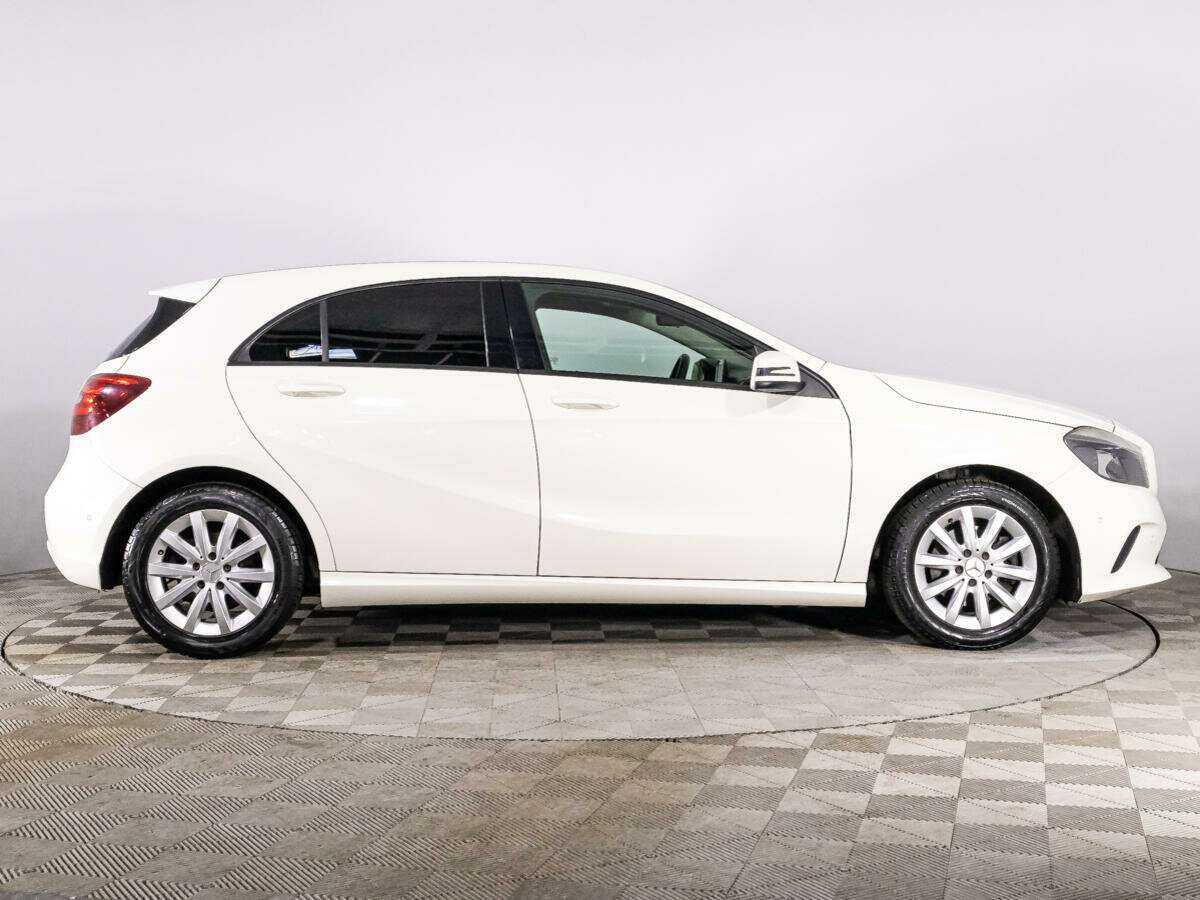Mercedes-Benz A-Класс 180, 2016 - фото №4