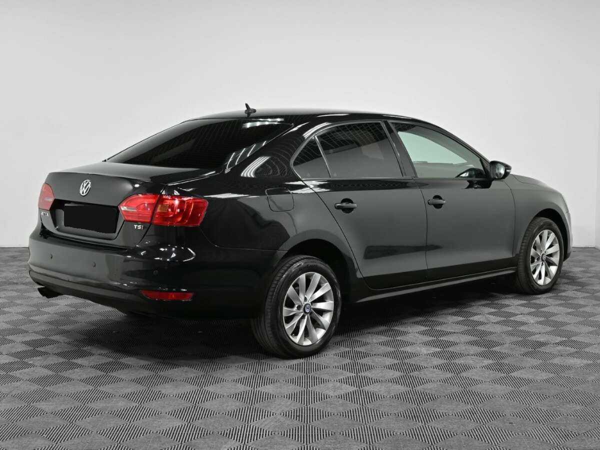 Volkswagen Jetta, 2012 - фото №2