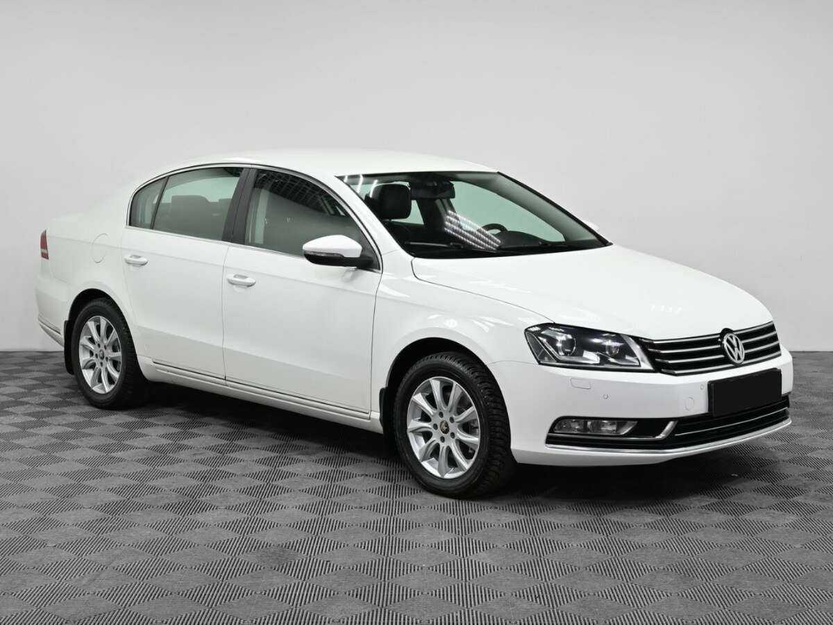 Volkswagen Passat, 2013 - фото №3
