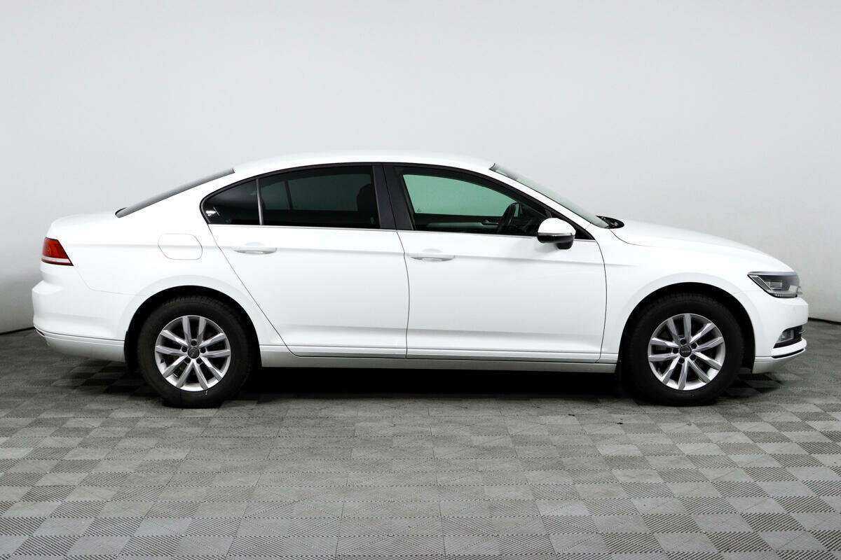 Volkswagen Passat, 2016 - фото №4