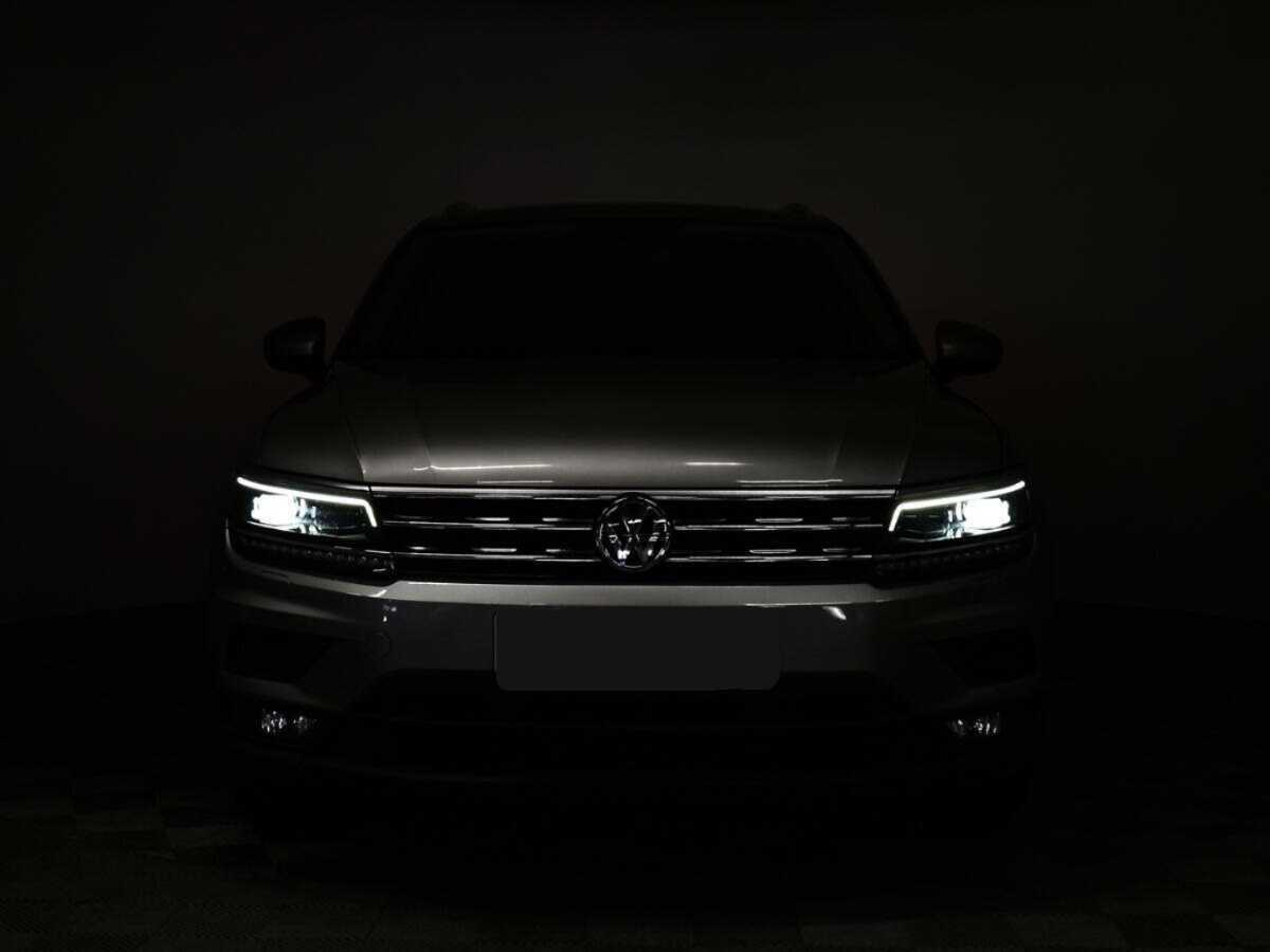 Volkswagen Tiguan, 2018 - фото №3