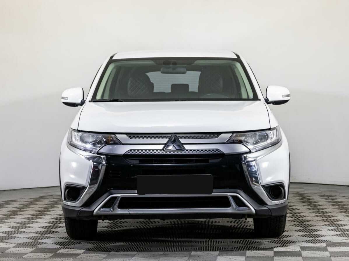 Mitsubishi Outlander, 2020 - фото №2
