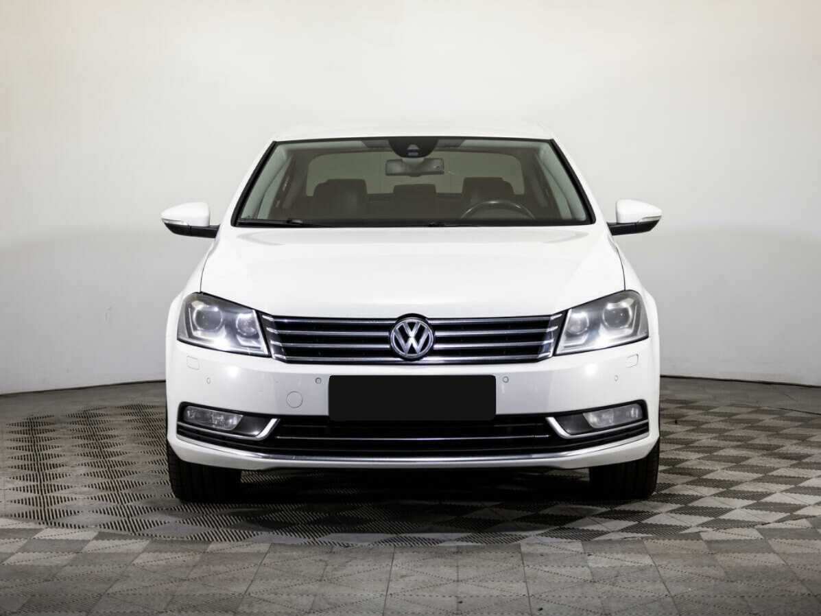 Volkswagen Passat, 2013 - фото №2