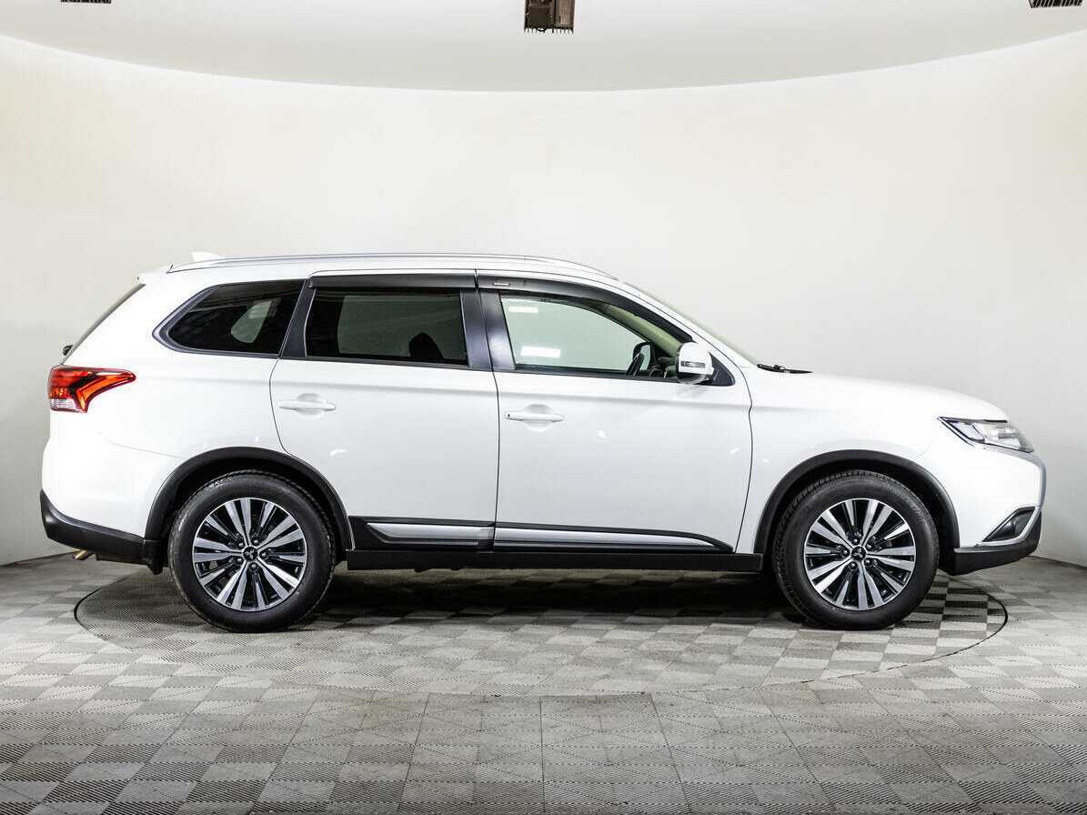 Mitsubishi Outlander, 2020 - фото №4