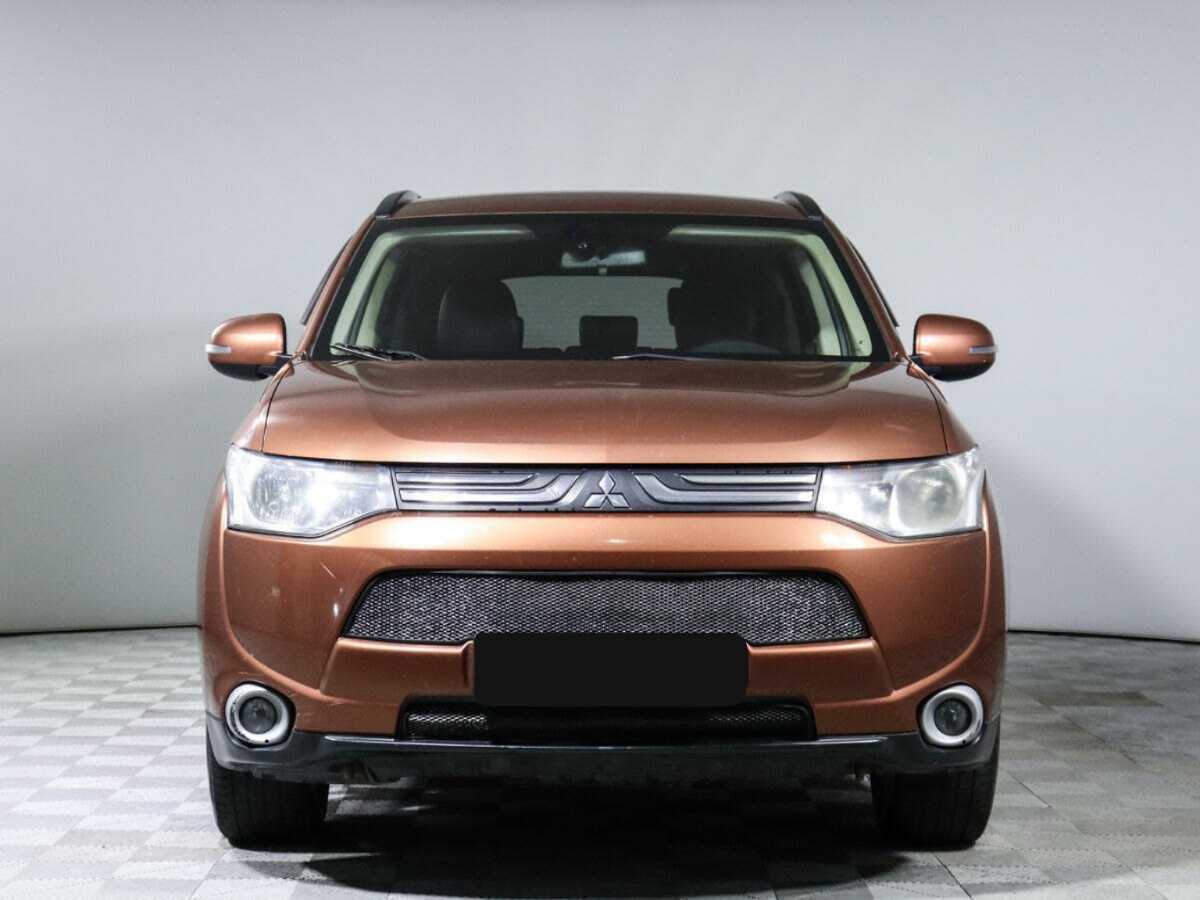 Mitsubishi Outlander, 2012 - фото №2