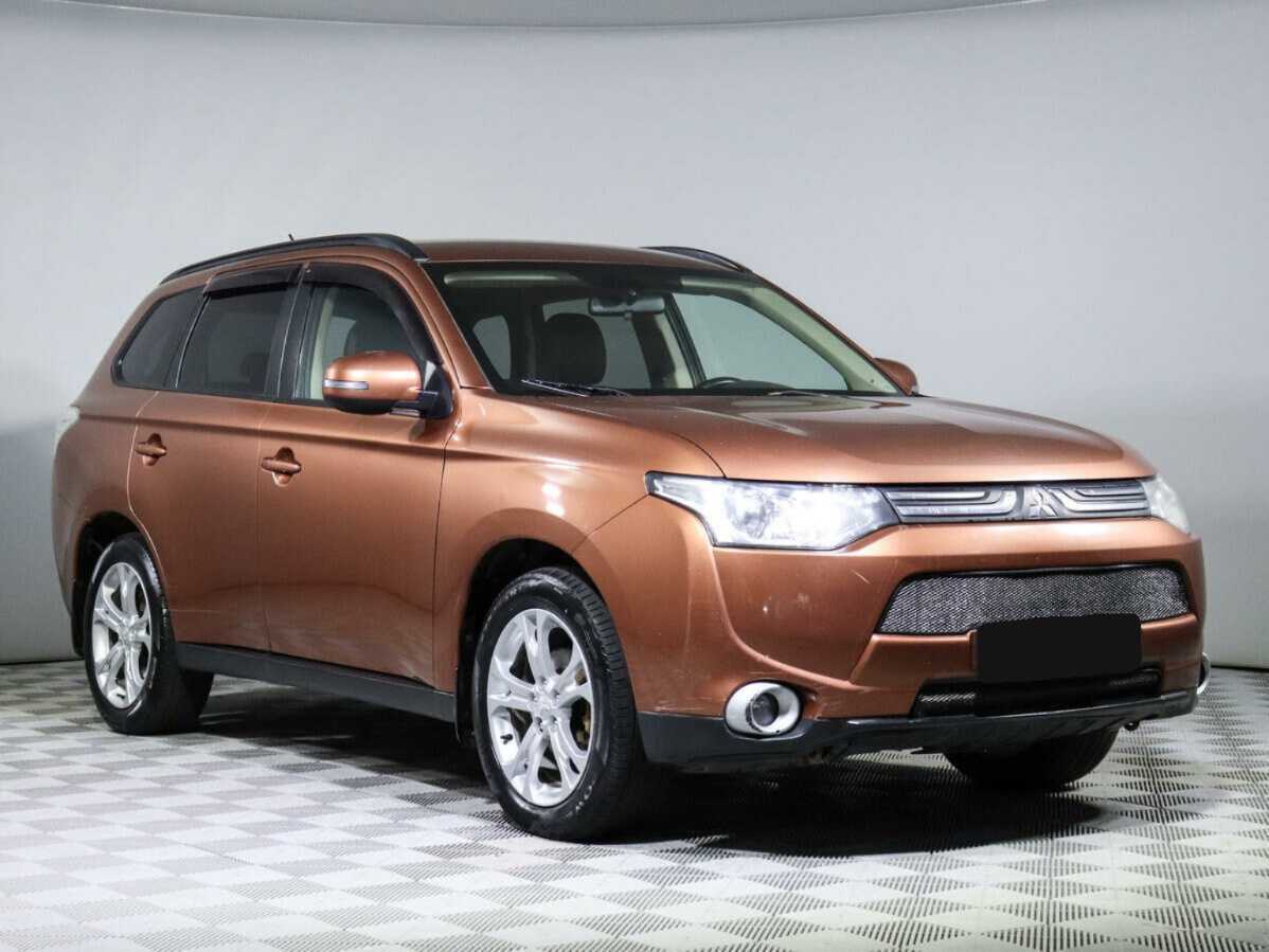 Mitsubishi Outlander, 2012 - фото №3