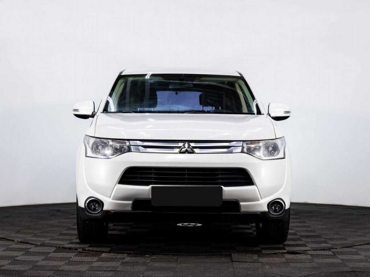 Mitsubishi Outlander, 2014 - фото №2