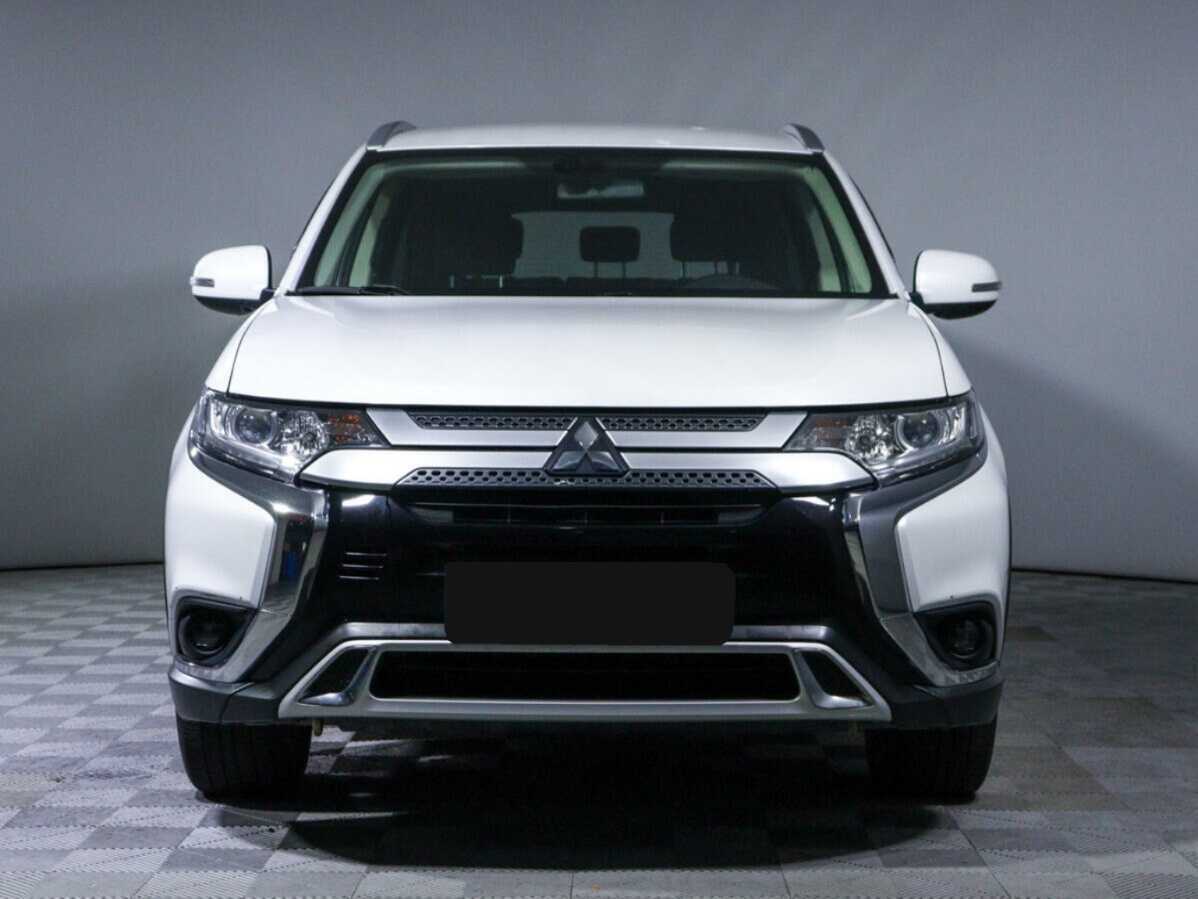 Mitsubishi Outlander, 2018 - фото №2