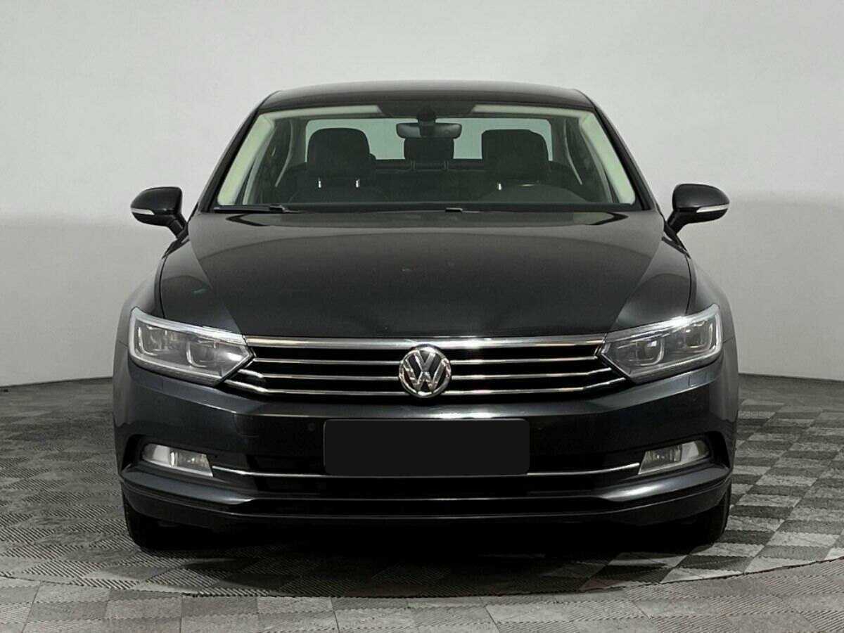 Volkswagen Passat, 2018 - фото №2