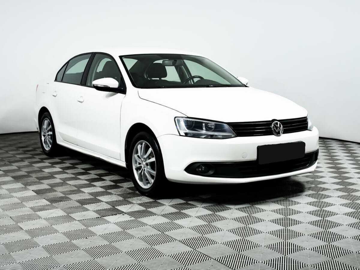 Volkswagen Jetta, 2012 - фото №3