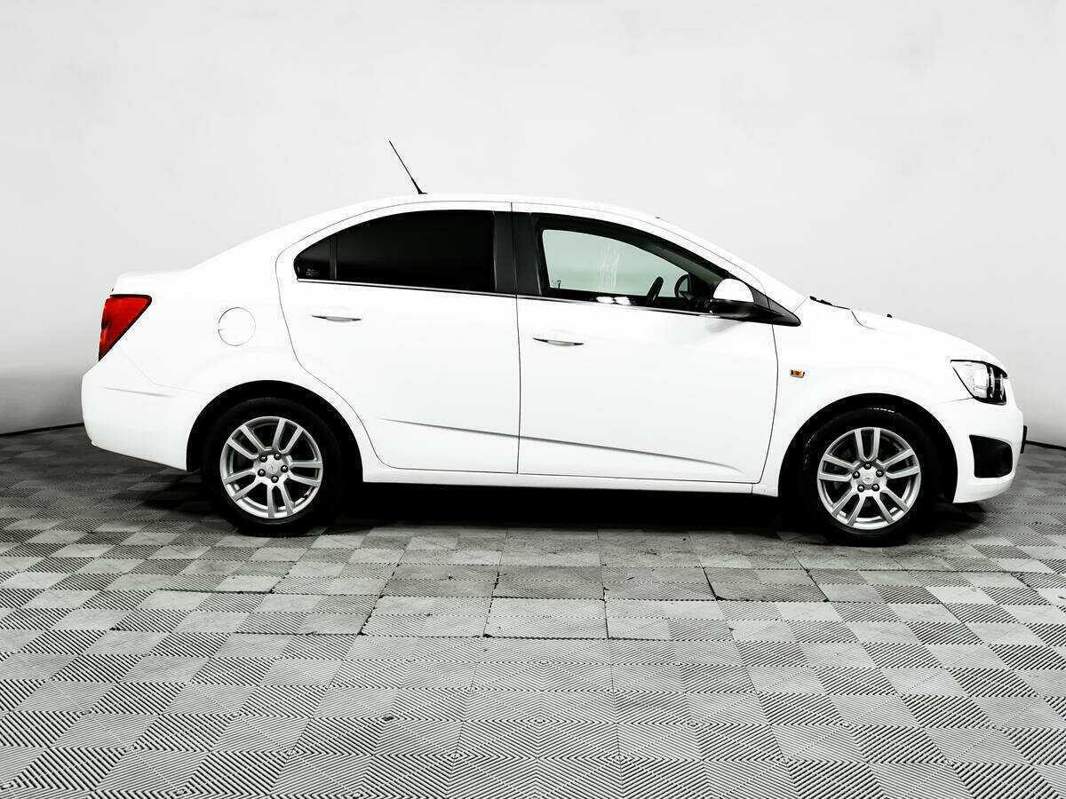 Chevrolet Aveo, 2014 - фото №4