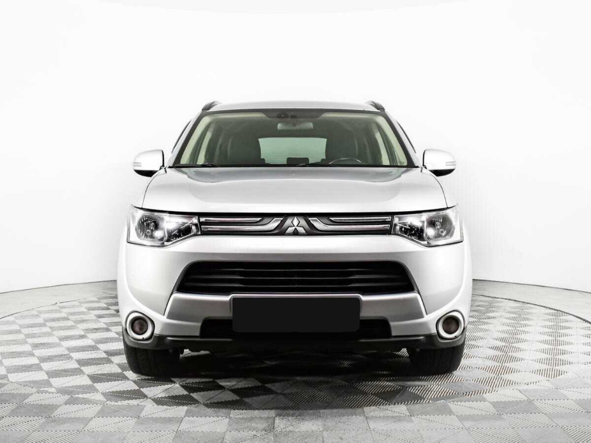 Mitsubishi Outlander, 2012 - фото №2