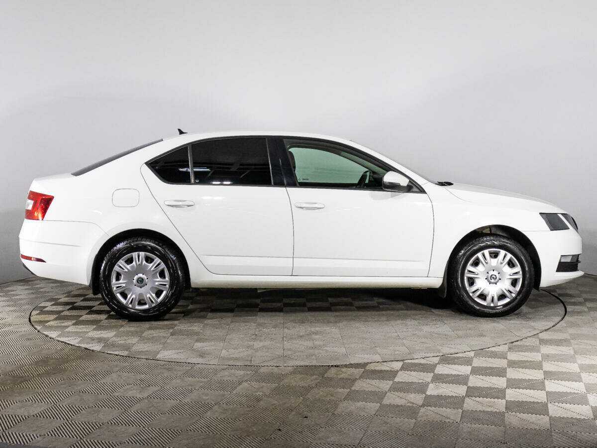 Skoda Octavia, 2018 - фото №4
