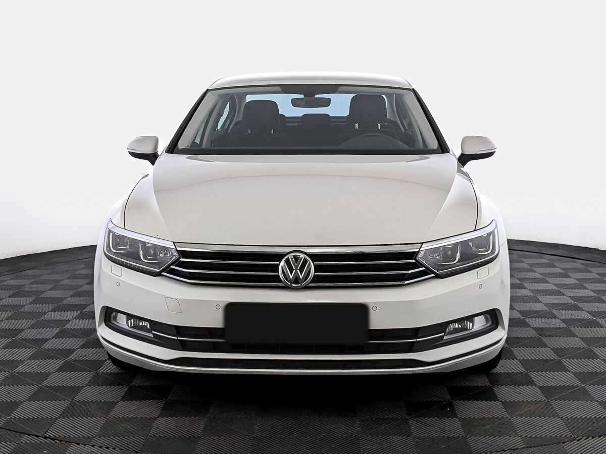 Volkswagen Passat, 2019 - фото №2