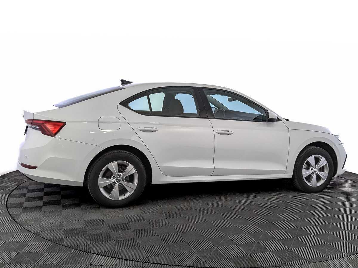 Skoda Octavia, 2021 - фото №4