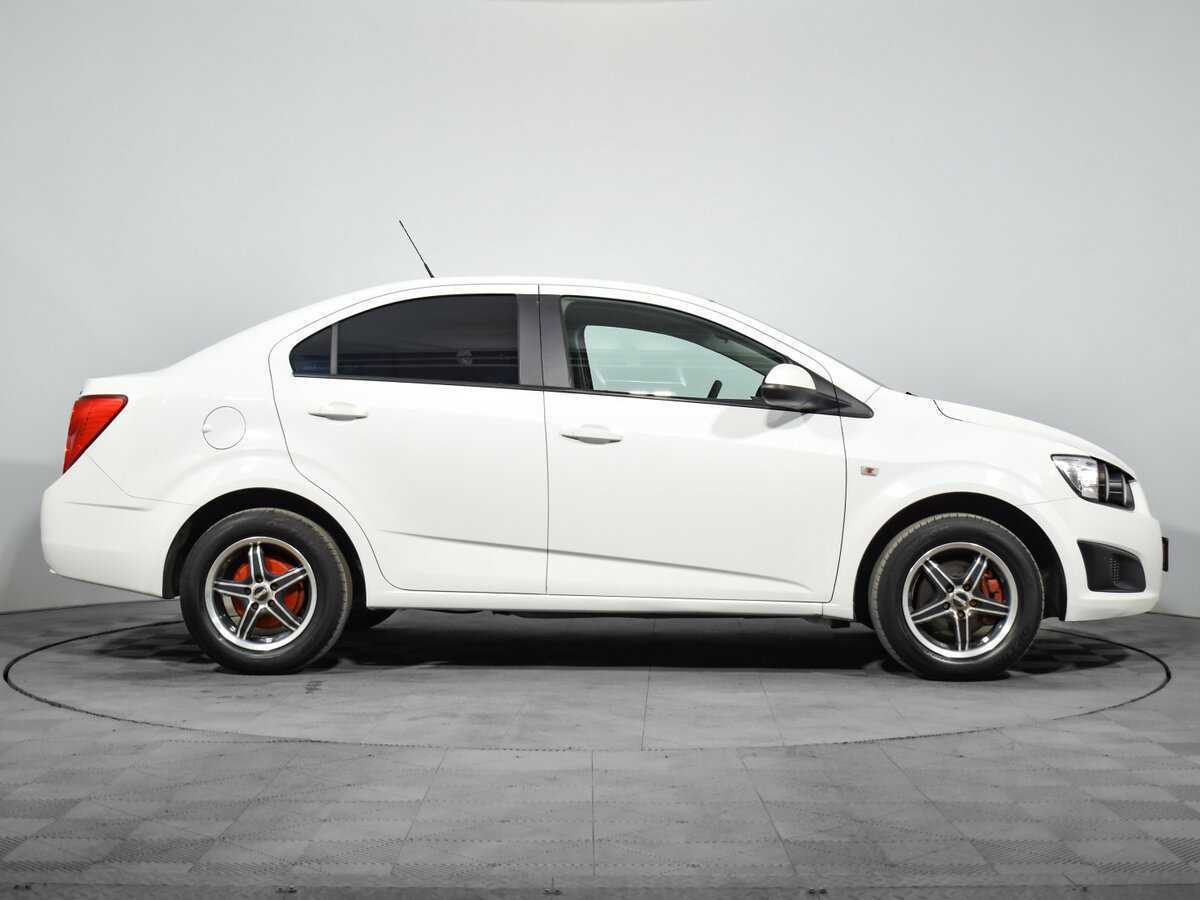 Chevrolet Aveo, 2014 - фото №4